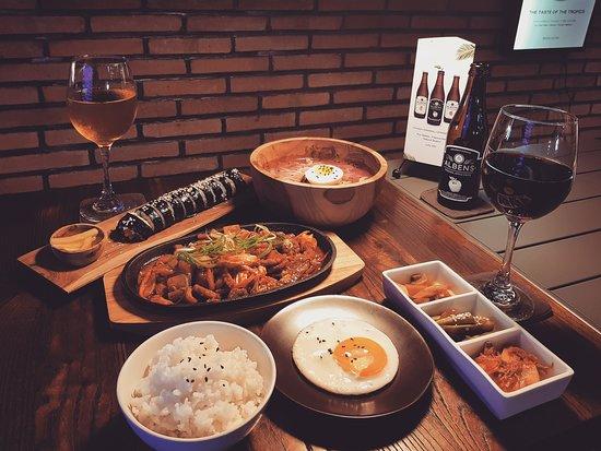 Cloud Nine Ubud Pub and Co